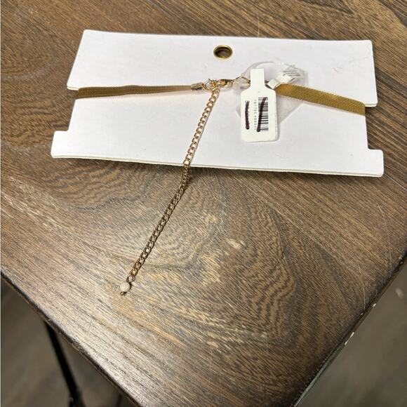 Free People Gold Choker Necklace Chainlink  Bow Detail and Adjustable Back - Picture 3 of 4